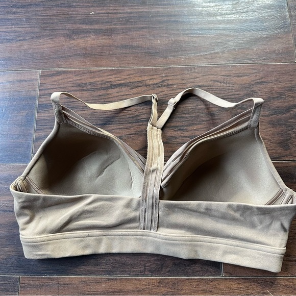 Athleta Everyday in Powervita Bra - Picture 6 of 6